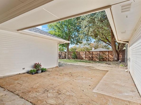 3101  Regency Street , Carrollton Texas 75007