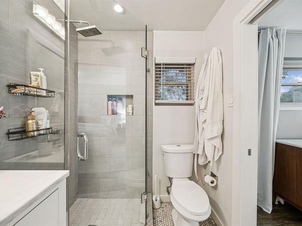 10017  Medlock Drive , Dallas Texas 75218