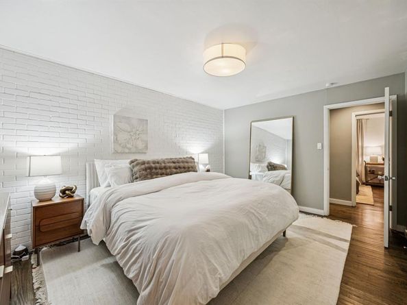 10017  Medlock Drive , Dallas Texas 75218