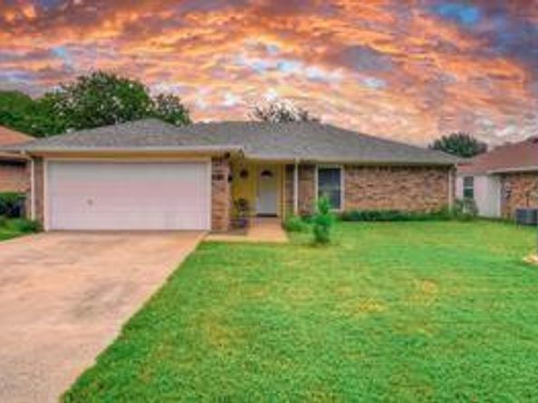 3804  Memphis Lane , Fort Worth Texas 76133