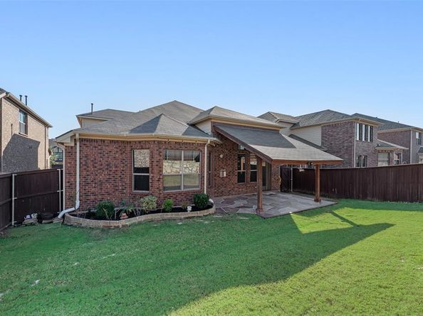 1020  Chickasaw Drive , Carrollton Texas 75010