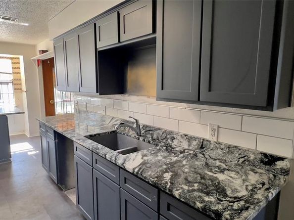 636  Scottsboro Lane , Dallas Texas 75241