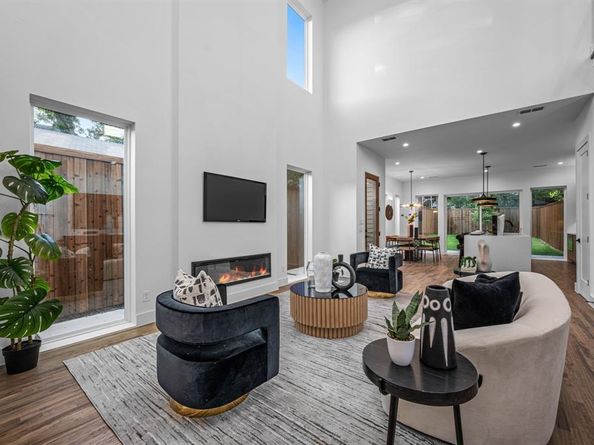 1014  Grandview Avenue , Dallas Texas 75223