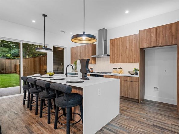 1014  Grandview Avenue , Dallas Texas 75223