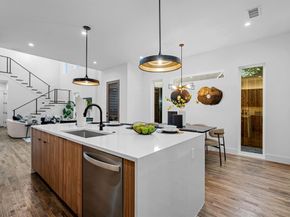 1014  Grandview Avenue , Dallas Texas 75223