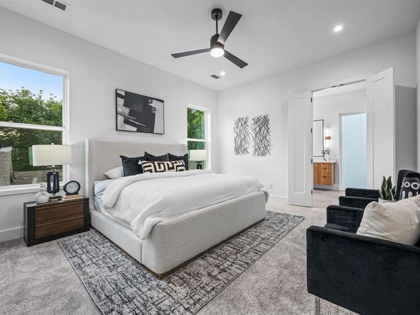 1014  Grandview Avenue , Dallas Texas 75223