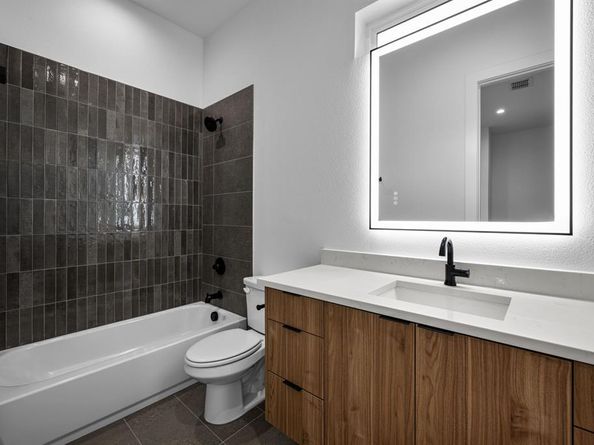 1014  Grandview Avenue , Dallas Texas 75223