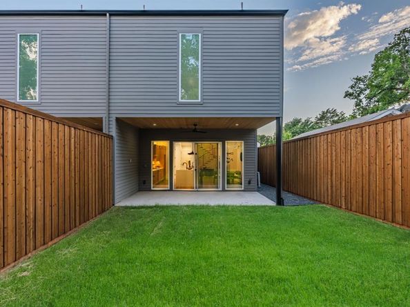 1014  Grandview Avenue , Dallas Texas 75223