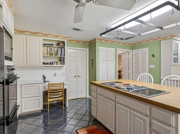 833  Kingston Drive , Mansfield Texas 76063