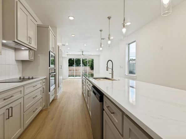 2416  Pennsylvania Avenue , Dallas Texas 75215