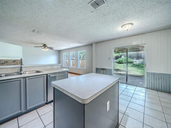1558  Laurel Hall Lane , Little Elm Texas 75068