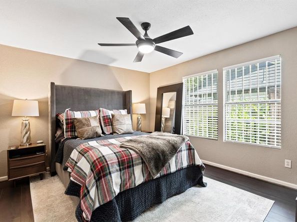 1130 S Montreal Avenue , Dallas Texas 75208