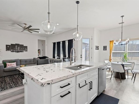 7722  Oak Garden Trail , Dallas Texas 75232