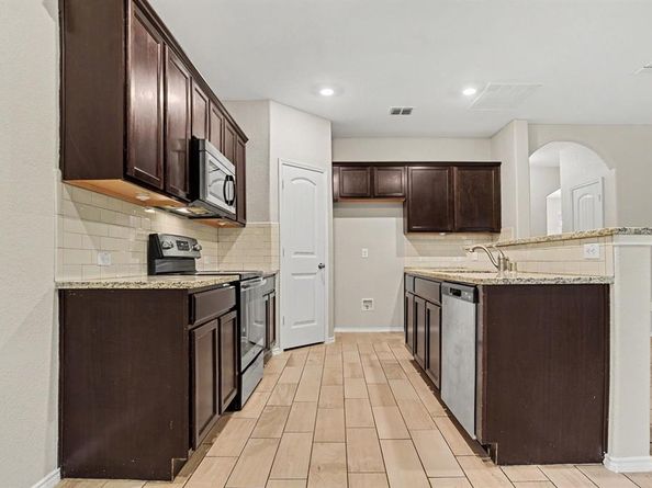1009 N Churchill Drive , Fate Texas 75189