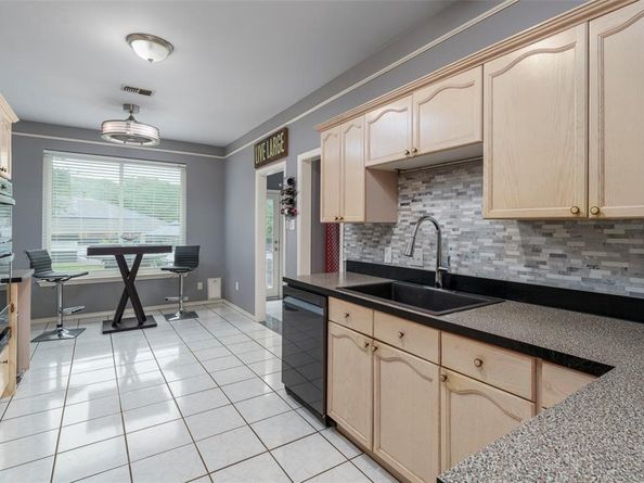 829  Woodridge Drive , Fort Worth Texas 76120