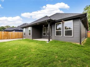 1613  Avenue D  , Fort Worth Texas 76104
