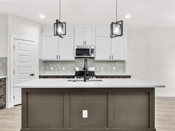 1613  Avenue D  , Fort Worth Texas 76104