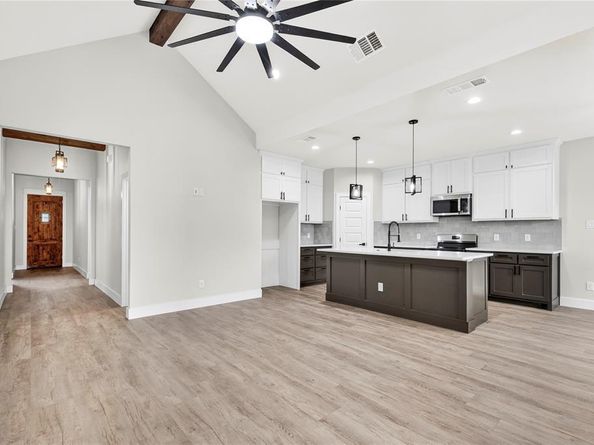 1613  Avenue D  , Fort Worth Texas 76104