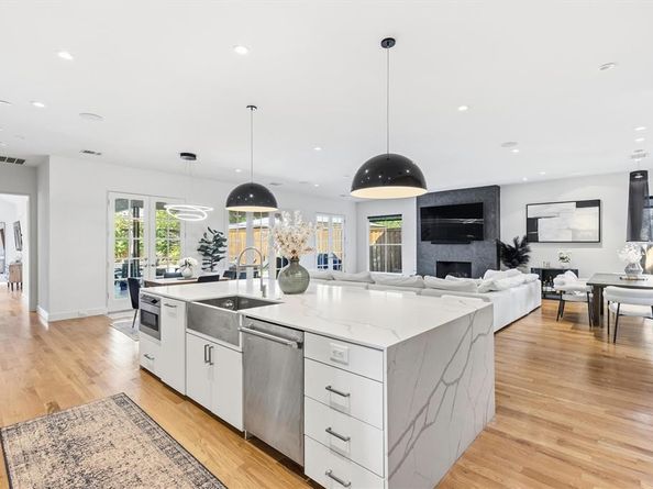 3867  Van Ness Lane , Dallas Texas 75220
