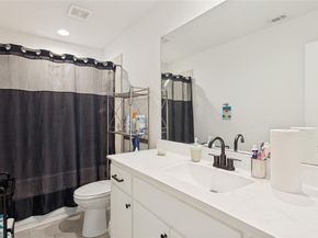 825 E Powell Avenue , Fort Worth Texas 76104