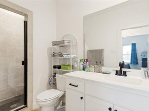 825 E Powell Avenue , Fort Worth Texas 76104