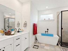 825 E Powell Avenue , Fort Worth Texas 76104