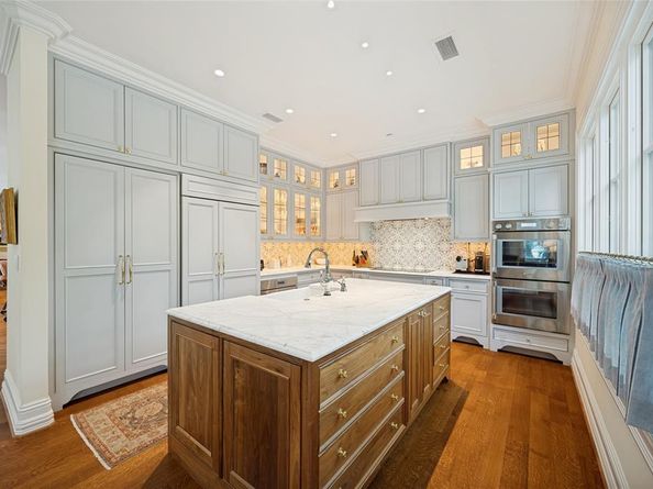 8511  Edgemere Road  201, Dallas Texas 75225