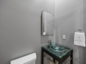 3003  Douglas Avenue  29, Dallas Texas 75219