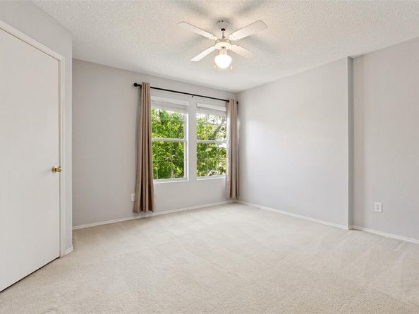 1301  Mill Crossing , Garland Texas 75040