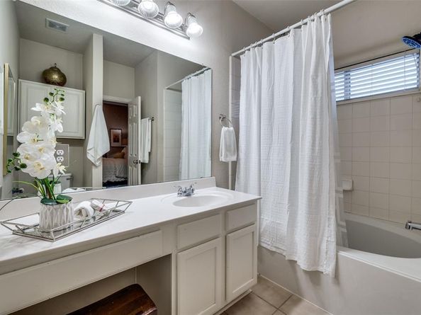 1375  Kingston Place , Providence Village Texas 76227