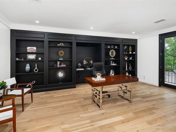 5919  Club Hill Place , Dallas Texas 75248