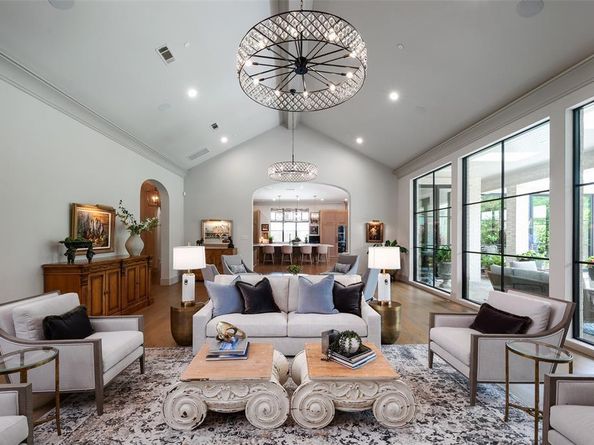 4611  Bobbitt Drive , Dallas Texas 75229