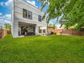 1704  McBroom Street , Dallas Texas 75212