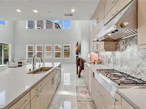 220 Amber Oak, Lake Forest CA 92630