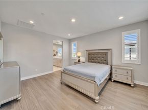 220 Amber Oak, Lake Forest CA 92630