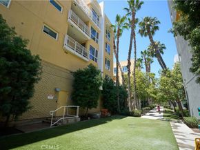 21301 Erwin Street 305, Woodland Hills CA 91367