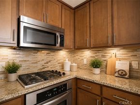 21301 Erwin Street 305, Woodland Hills CA 91367