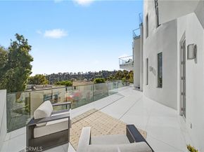 9459 Beverly Crest, Beverly Hills CA 90210