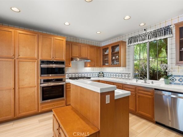47 Robinson Drive, Irvine CA 92602
