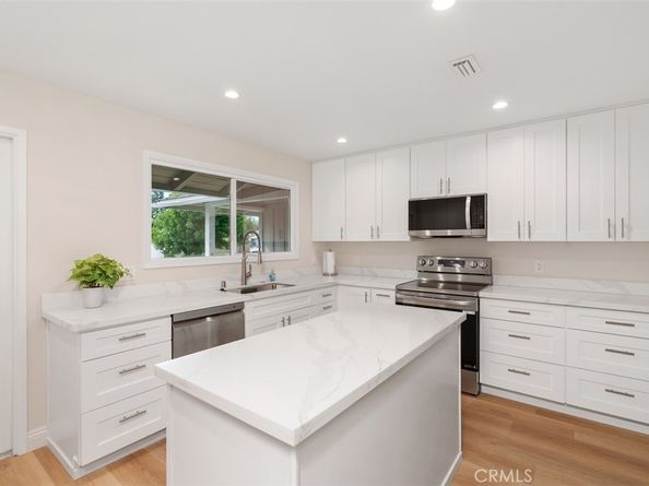 19437 Bryant Street, Northridge CA 91324