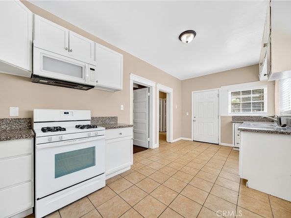 2256 W 28th Street, Los Angeles CA 90018