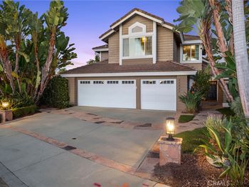 24882 Avenida Avalon