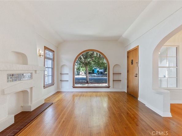 2085 Oregon Avenue, Long Beach CA 90806
