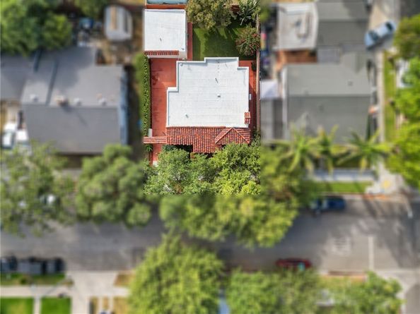 2085 Oregon Avenue, Long Beach CA 90806