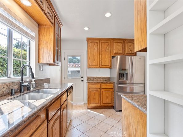 2085 Oregon Avenue, Long Beach CA 90806