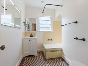 2085 Oregon Avenue, Long Beach CA 90806