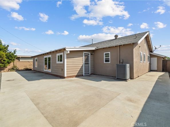 17391 Meer Circle, Huntington Beach CA 92647