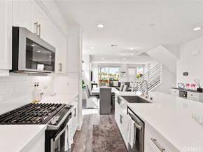 697 W 17th, Costa Mesa CA 92627