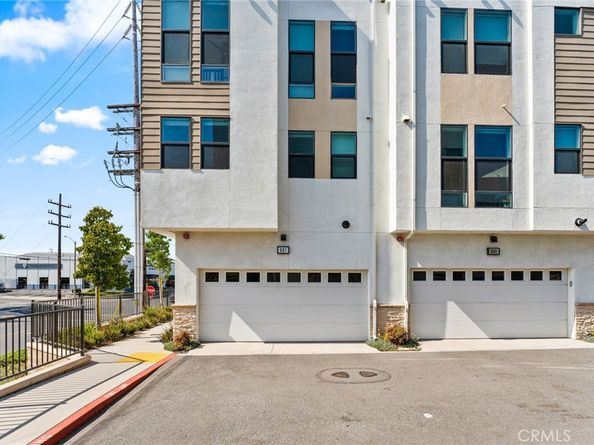 697 W 17th, Costa Mesa CA 92627