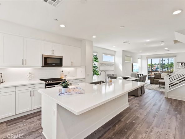 697 W 17th, Costa Mesa CA 92627